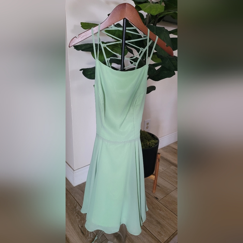 Elegant Mint Green Sleeveless Dress